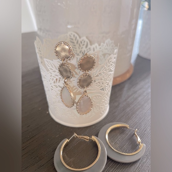 Combo - 2 pairs of earrings for the price of one - Picture 1 of 5